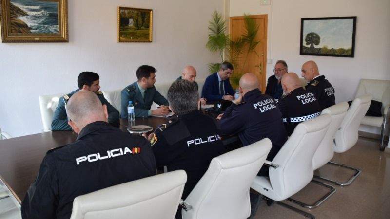 Villanova vuelve a reclamar más medios humanos y materiales para la Guardia Civil en el municipio