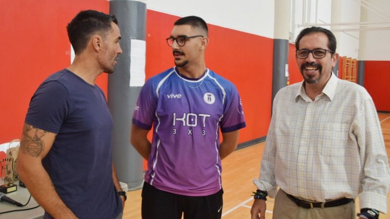 El Concejal de Deportes visita a los participantes del 3º King of The Tower de Baloncesto 3×3