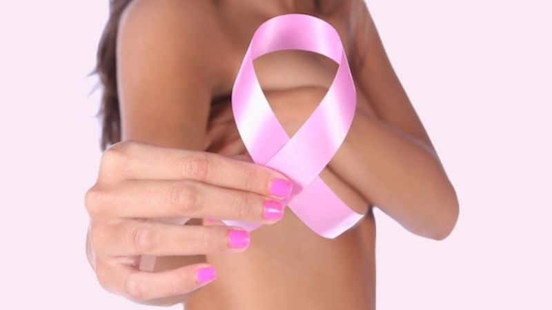 Taller de prevención del cáncer de mama en el centro de salud de Alhaurín de la Torre