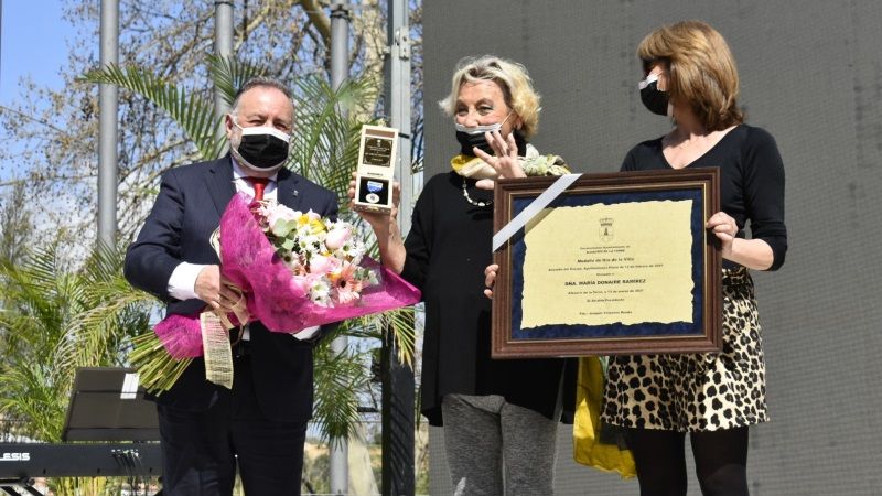 Emotivo homenaje a las alhaurinas María Donaire y María del Carmen Morales