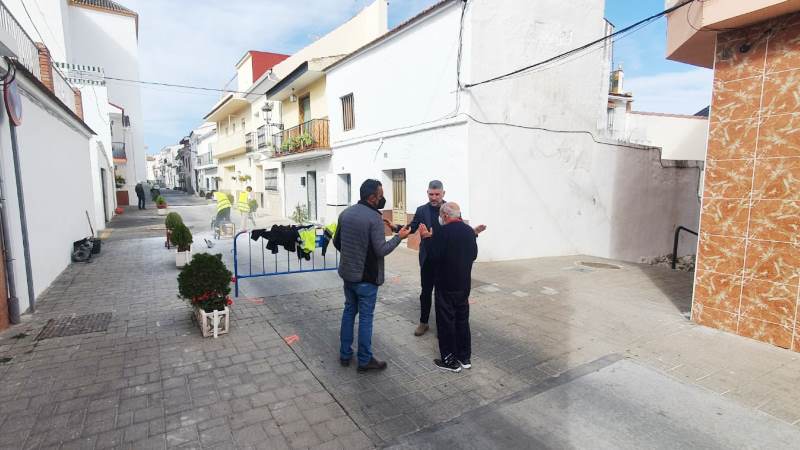 El Ayuntamiento acondiciona las calles del centro urbano de cara a la Semana Santa