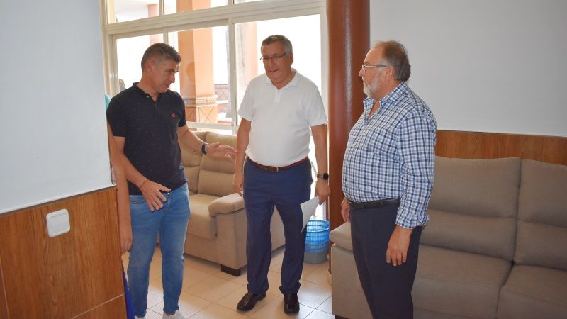 El Ayuntamiento mejora las antiguas tanatosalas del Cementerio Municipal 'Virgen del Carmen'