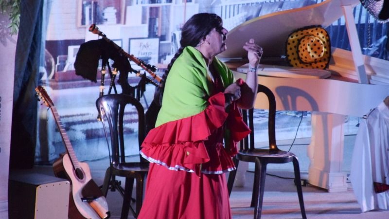 El Morta vuelve a hacer reír al público del Portón