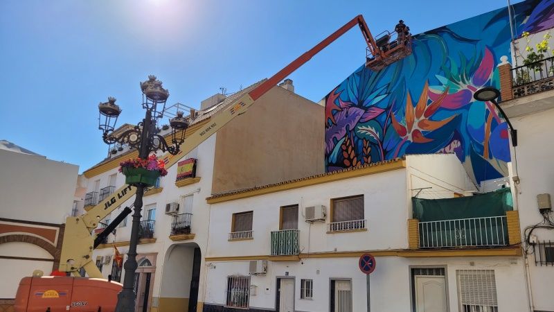 Un artístico y colorido mural de grandes dimensiones embellecerá el centro urbano