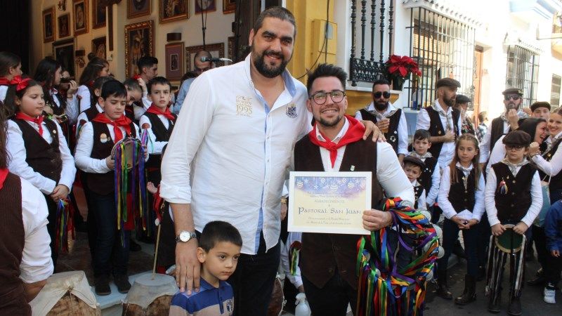 La II 'Navidad Morá' congregó a numerosos vecinos en su casa hermandad