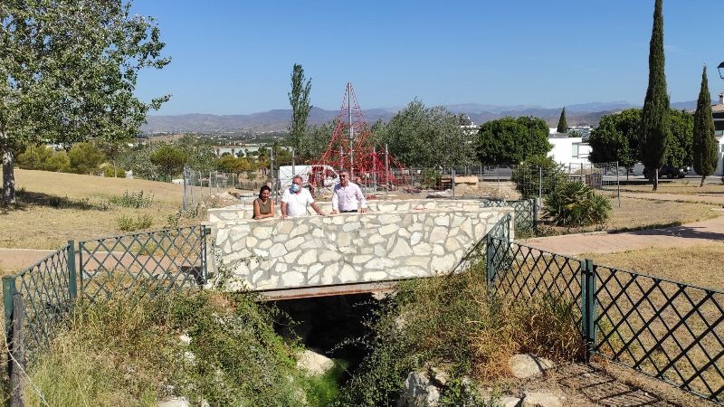 Avanza la transformación del parque central de Retamar en un pulmón verde con áreas recreativas