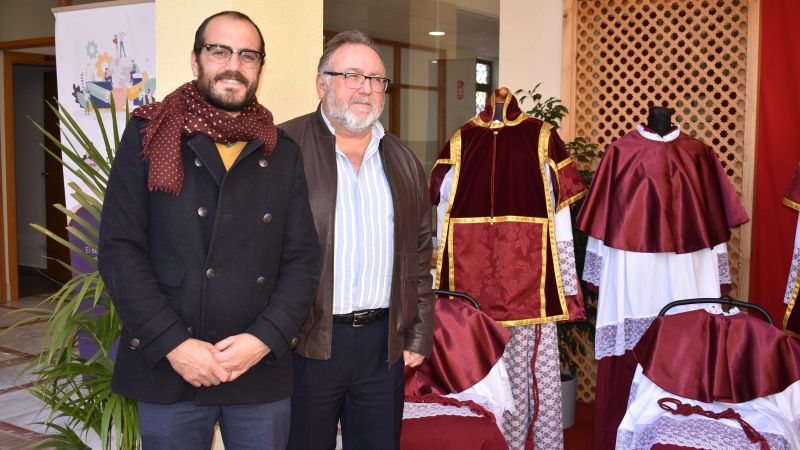 El Ayuntamiento potencia la procesión de San Sebastián con nuevas túnicas y enseres