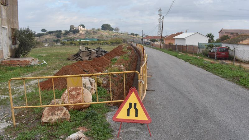 Aqualauro acomete obras de mejora de la red de aguas en el Camino Finca la Zorrera