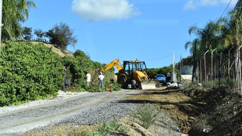 El Ayuntamiento ejecuta la mejora de la carretera entre Torrealquería y El Romeral