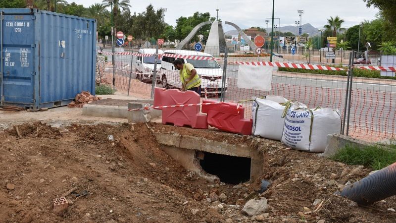 Aqualauro acomete obras de mejora de la red de saneamiento en Los Manantiales