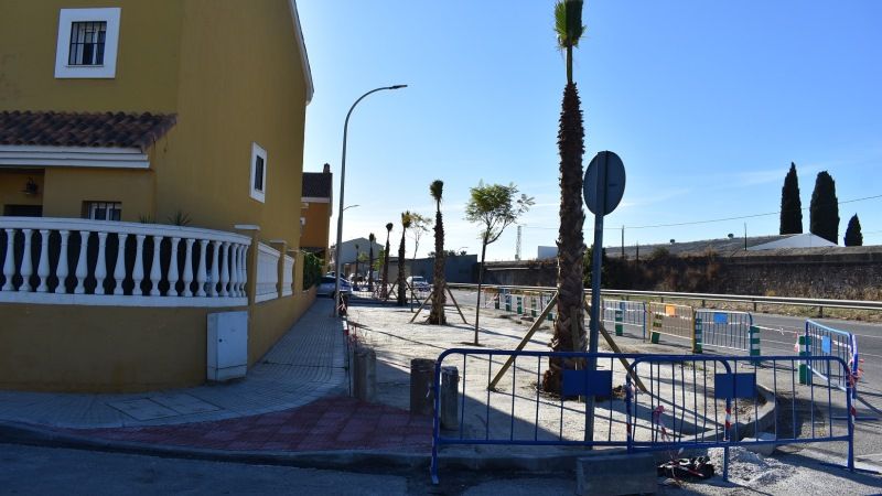 En marcha las obras para embellecer y mejorar la urbanización Puerta Alhaurín