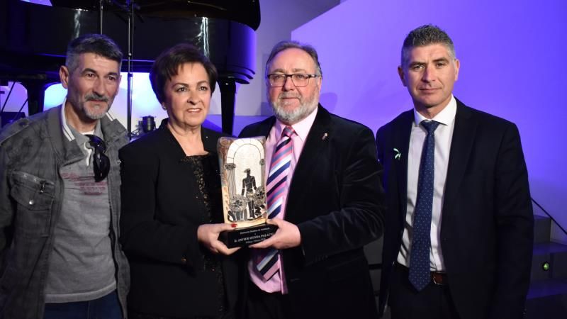 Javier Otxoa, premio a título póstumo en el acto oficial del Día de Andalucía en Málaga