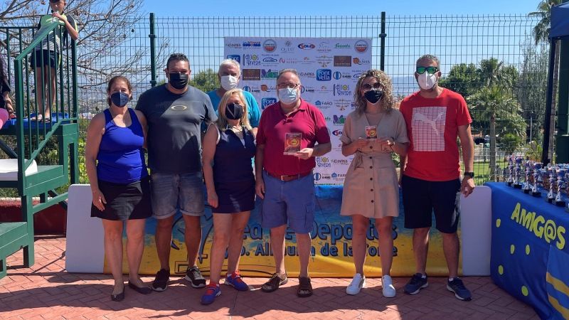 Cerca de 500 jugadores participan en la VII Liga de Pádel 'Amigos de Alhaurín'