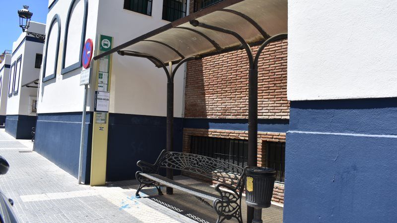 Los autobuses de la línea de Santa Amalia no pararán más en la zona del Mercado Municipal