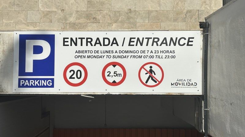 El parking municipal de plaza de España estrena hoy su nuevo horario de 7 a 23 horas