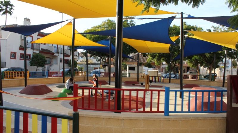 Inaugurado el nuevo parque infantil y de ocio de la barriada El Peñón