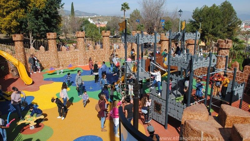 Inaugurado el Parque La Zambrana, que destaca por su original ambientación medieval y su arbolado