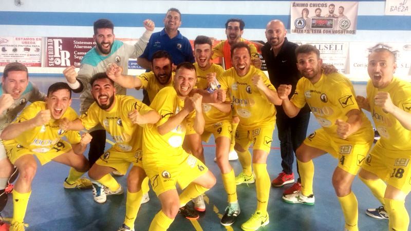 El Victoria Kent certifica la permanencia en Baeza (1-4)