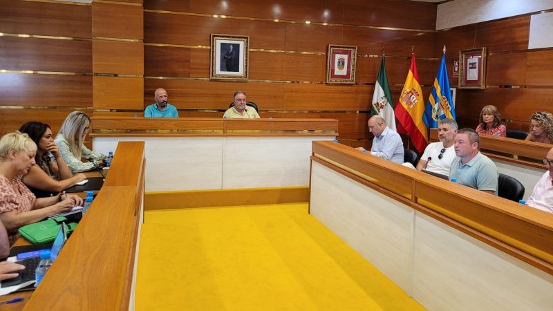 El Pleno da luz verde a la ampliación de la plantilla municipal con 42 plazas de personal laboral fijo