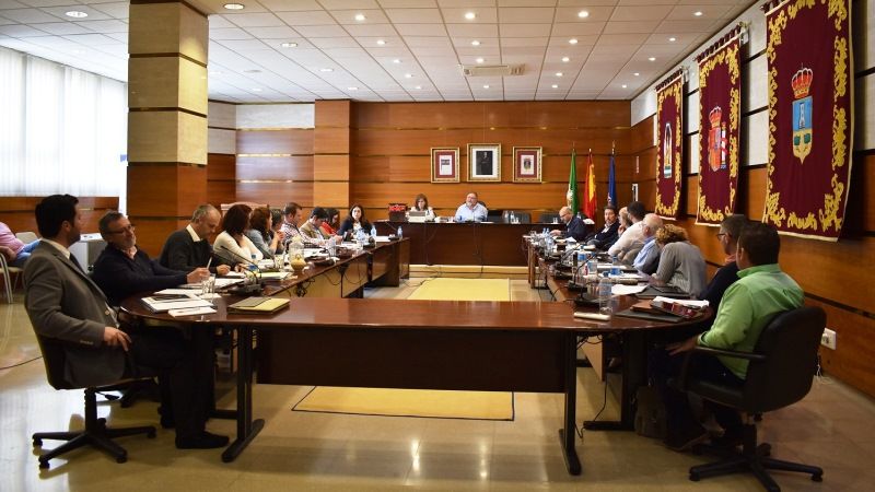 El Pleno reclama a la Junta el Vial Distribuidor para acabar definitivamente con los atascos