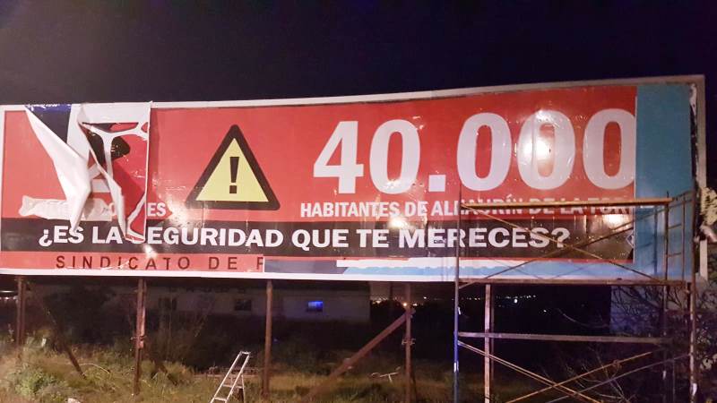 IU. “La última cacicada del Sr. Villanova, un alcalde dictadorzuelo: "2 policías locales 40.000 habitantes de Alhaurín de la Torre. ¿Es la seguridad que te mereces?"