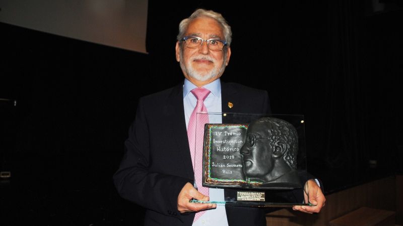 Francisco Cabrera recoge el IV Premio de Investigación ‘Julián Sesmero Ruiz’