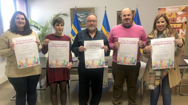 El Ayuntamiento organizará un segundo curso de lengua de signos sin límite de edad