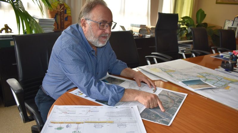 Villanova defiende “acabar por fin con los atascos” con nuevas carreteras y más transporte público