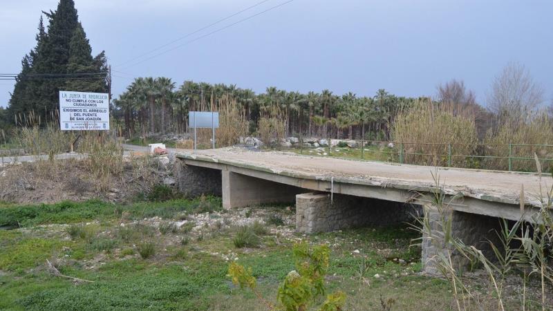 La Junta hace oídos sordos a la petición de Alhaurín de la Torre para arreglar el puente San Joaquín