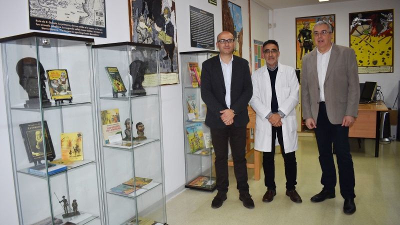 El Museo de la Educación lleva al IES Capellanía su muestra sobre el Quijote y la escuela
