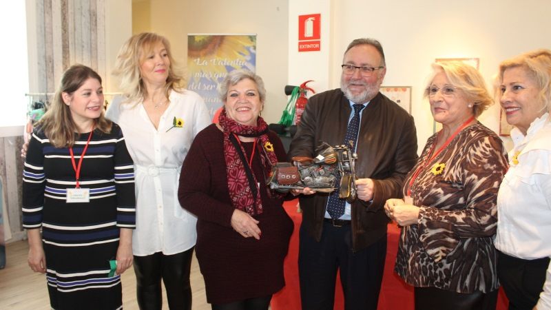 Inaugurado un rastrillo benéfico para recaudar fondos contra el cáncer infantil