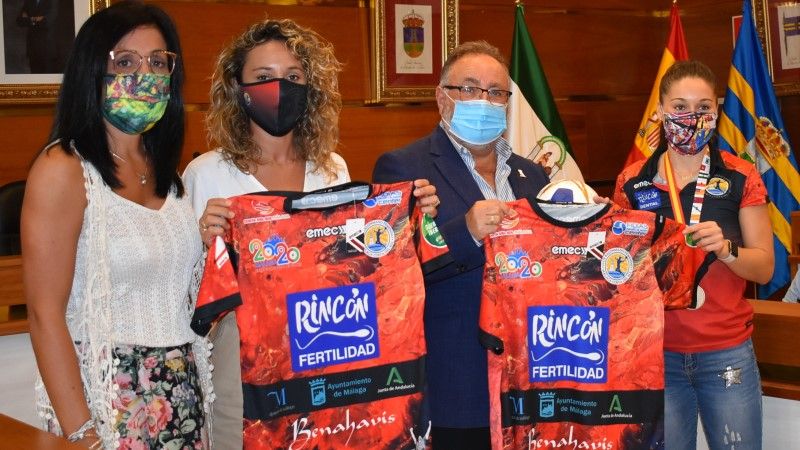 El Rincón Fertilidad de balonmano exhibe su sincero agradecimiento a Alhaurín de la Torre