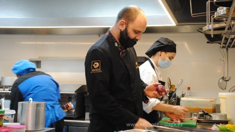 David Reyes participa en el prestigioso Concurso Internacional de Paella Valenciana de Sueca
