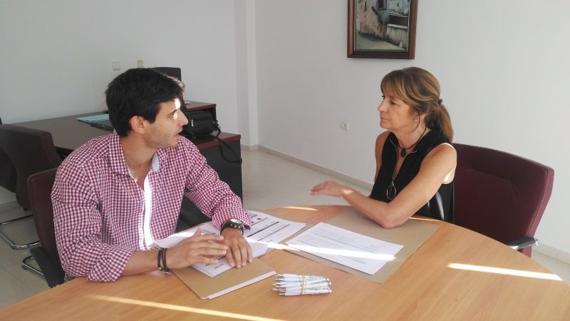 Reunión de trabajo en los Servicios Sociales de Alhaurín de la Torre en torno al Bono Social eléctrico