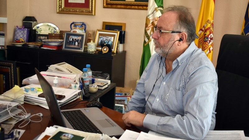 Villanova se reincorpora a su puesto de trabajo en el Ayuntamiento