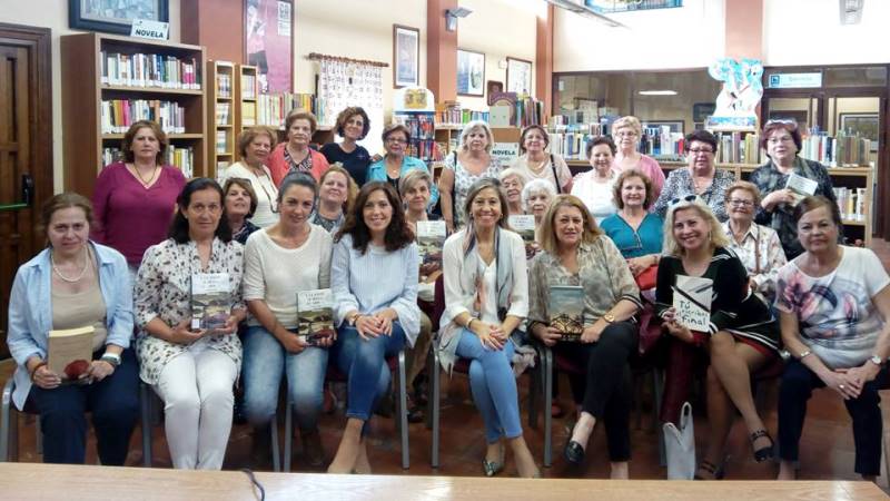 Raquel Rodrein cierra los actos del 'Mes del Libro'