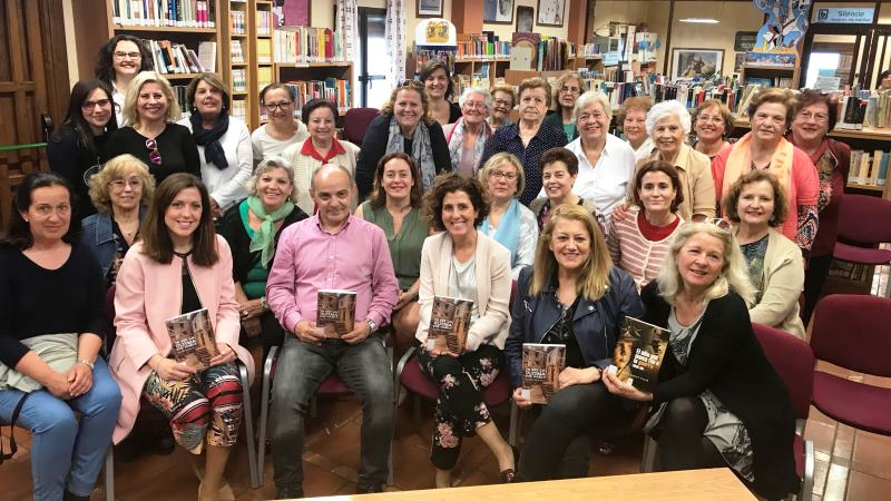 El zamorano Santos Villar departe con los clubes de lectura en un nuevo Encuentro con el Autor