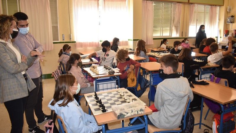 Los talleres de ajedrez vuelven de forma presencial a los colegios de Alhaurín de la Torre