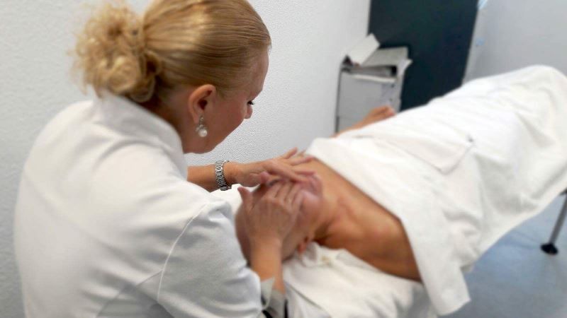 Un programa educativo de los hospitales de Málaga mejora la autoestima y la imagen corporal de pacientes con cáncer de mama y ginecológico