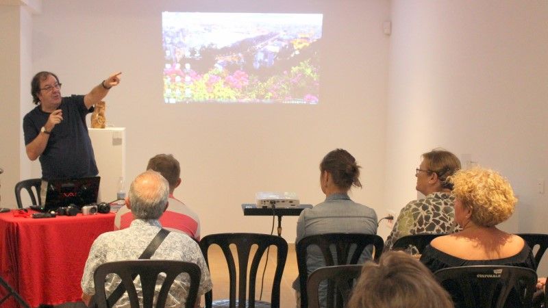 Un taller gratuito de fotografía abre el II Festival Hispano Árabe de Alhaurín de la Torre