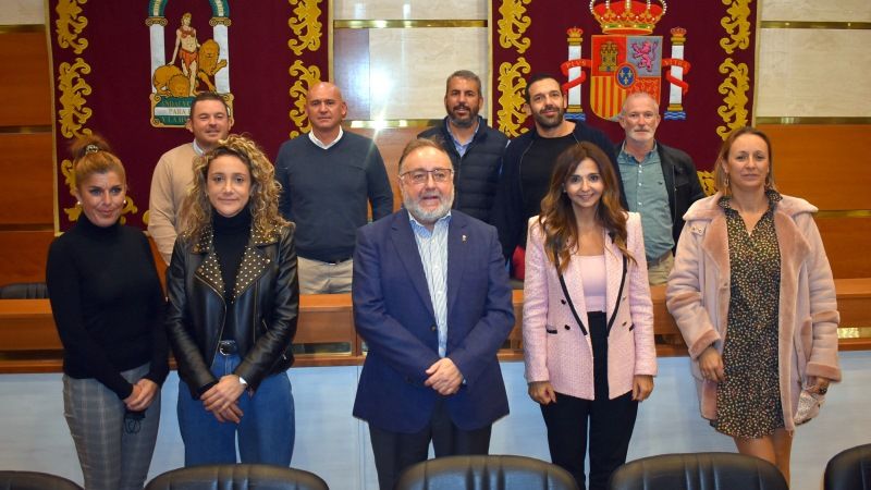 Formalizados los contratos de siete técnicos auxiliares como personal laboral fijo