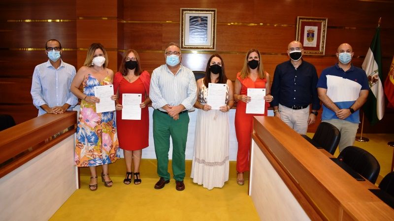 Toma de posesión de cuatro monitoras auxiliares como personal laboral fijo
