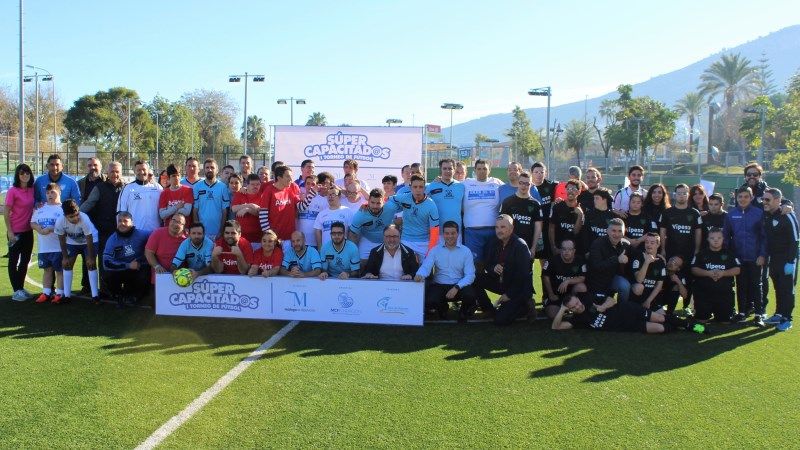 El I Torneo de Fútbol 'Supercapacitad@s' reunió a un centenar de personas en Los Manantiales