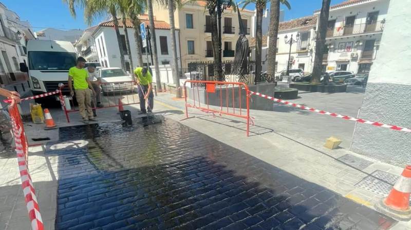 El Ayuntamiento acomete trabajos de mejora y embellecimiento de cara a la Semana Santa