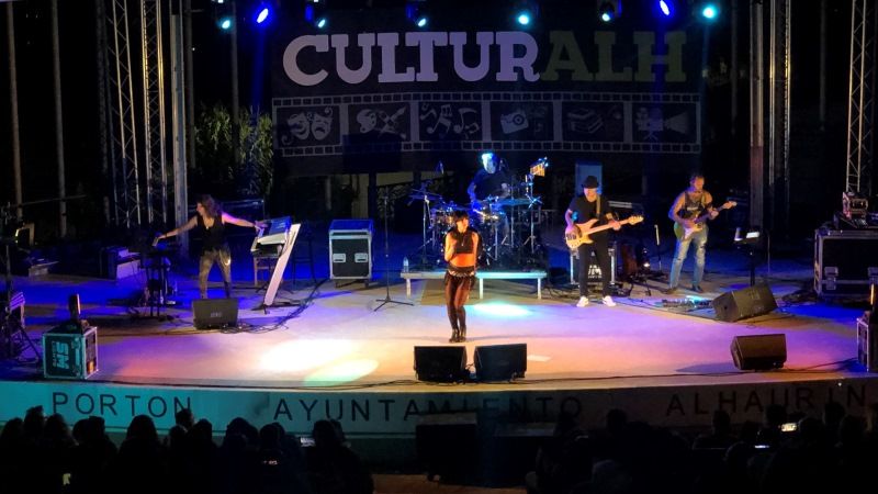 Alhaurín de la Torre recupera la música de Mecano en un brillante tributo