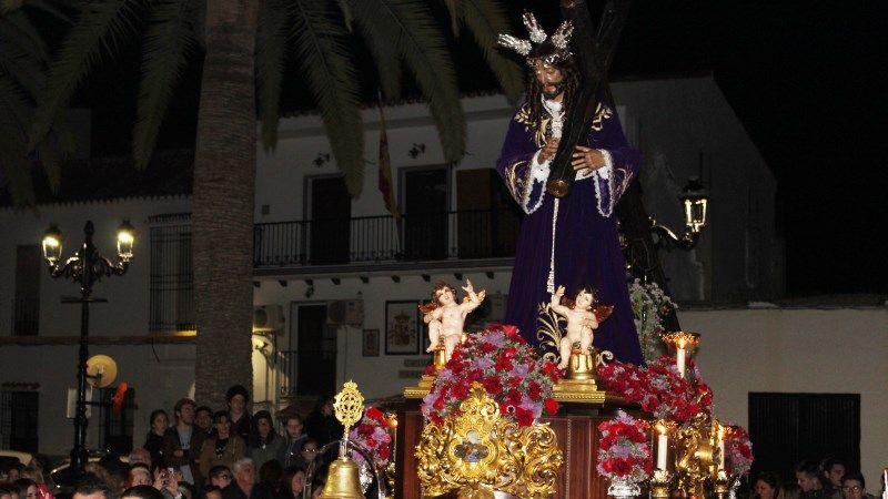 Los Moraos celebraron su tradicional y solemne vía crucis