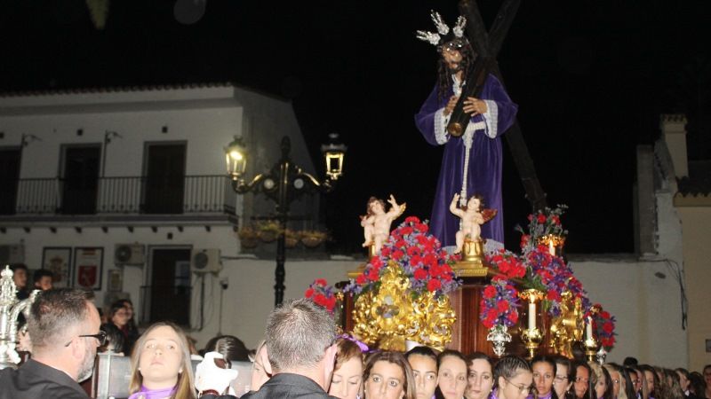 Solemne y elegante Vía Crucis de los Moraos
