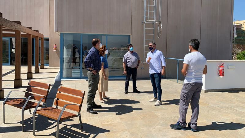 El Ayuntamiento planea la instalación de placas fotovoltaicas en edificios municipales