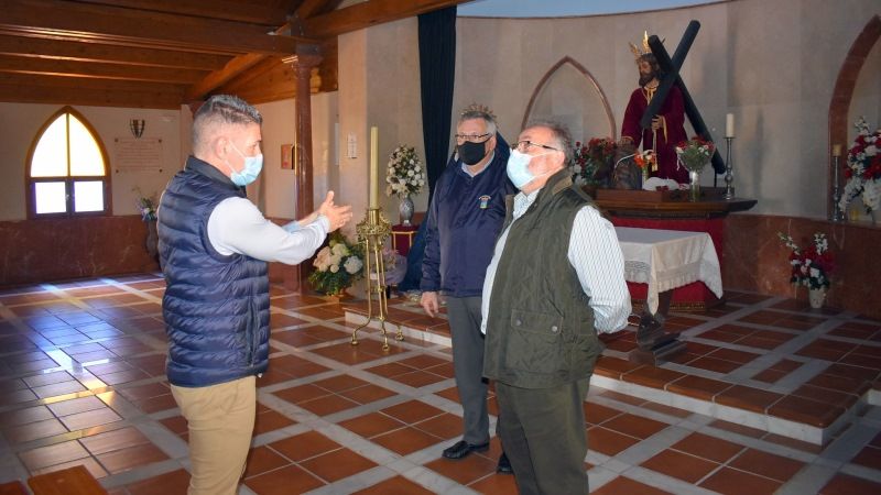Obras de mejora en la capilla del Cementerio Municipal 'Virgen del Carmen'
