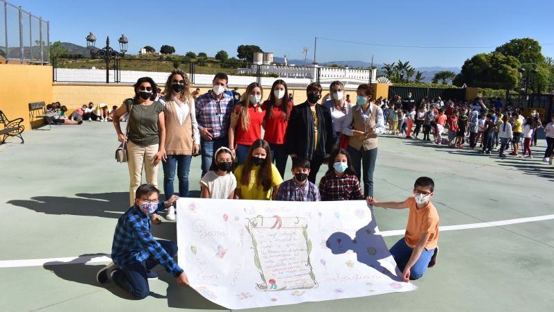 Emotiva visita de la internacional sub 21 de fútbol sala Eva González al colegio San Sebastián